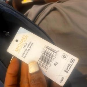 Michael kors book bag/purse navy blue small cute lots of storage